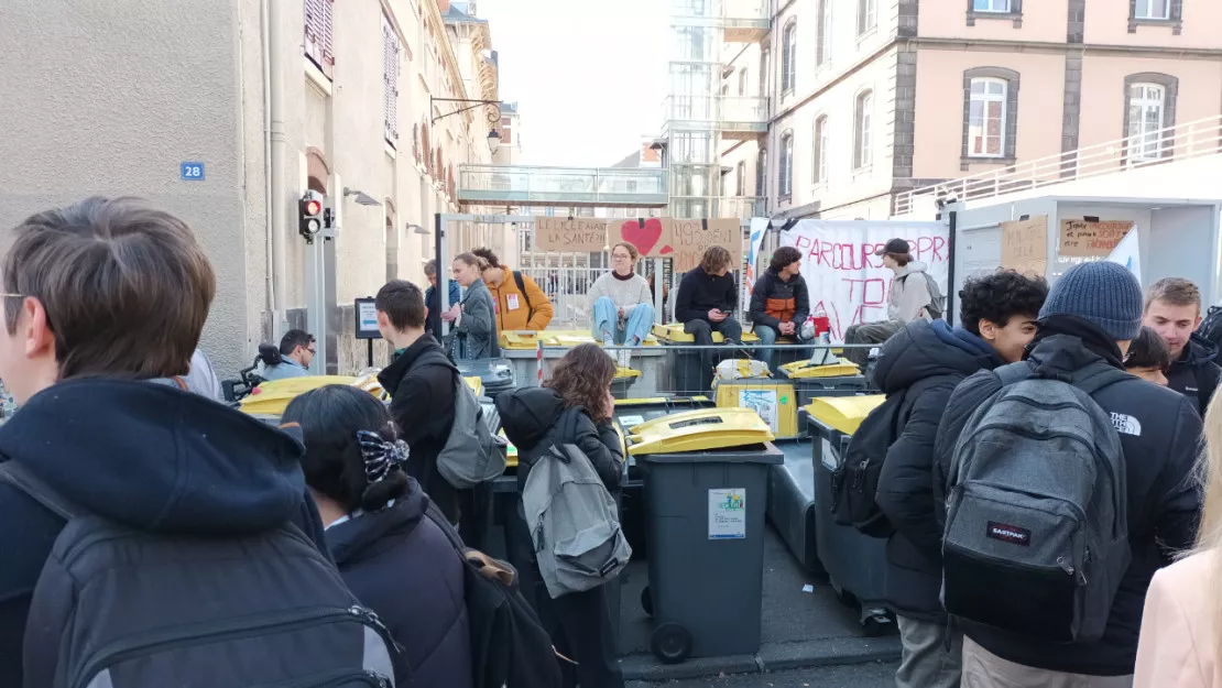 Blocus au lycée Jeanne d'Arc : les lycéens expriment leur ras-le-bol général