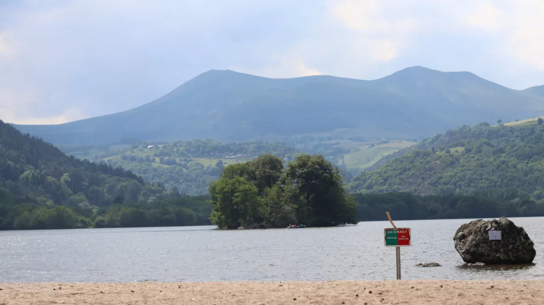 Dans le Sancy, des nouveautés et des réservations ralenties par la météo... et les législatives