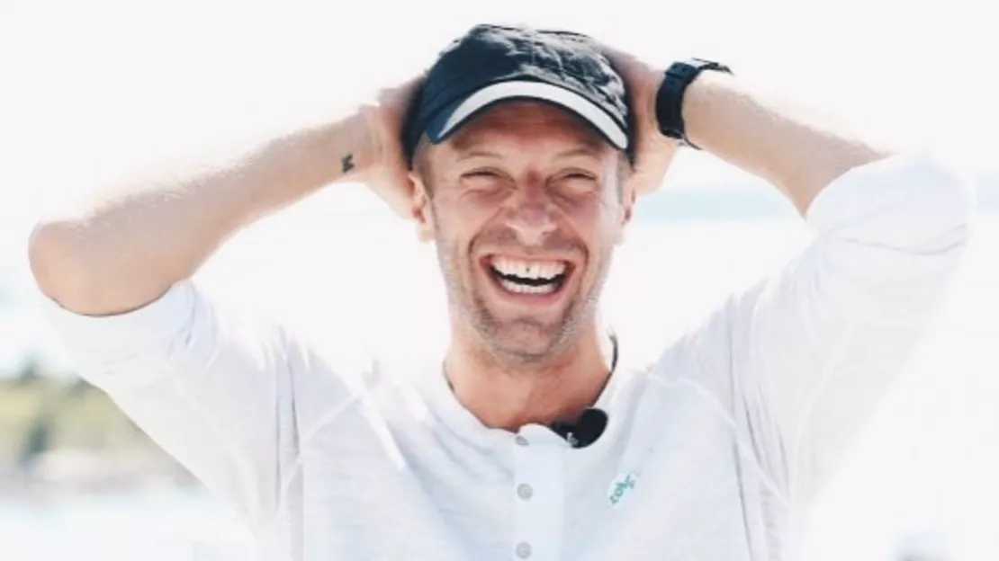 En visite surprise dans un karaoké, Chris Martin (Coldplay) offre une performance inoubliable !