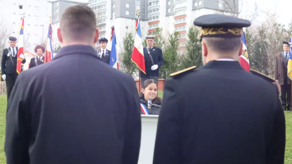 Hommage aux victimes d'attentats : les enfants deviennent "les gardiens de la mémoire" à Clermont-Ferrand (63)