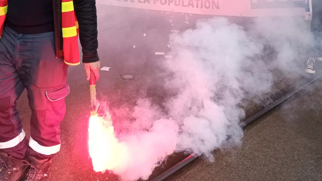 Il avait violenté des policiers après des manifs à Clermont : un jeune homme condamné