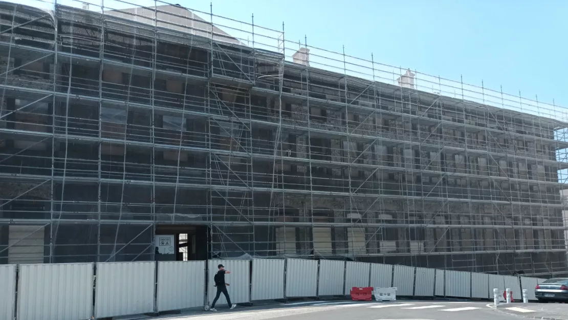 La future bibliothèque de Clermont se construit sur le site de l'Hotel-Dieu