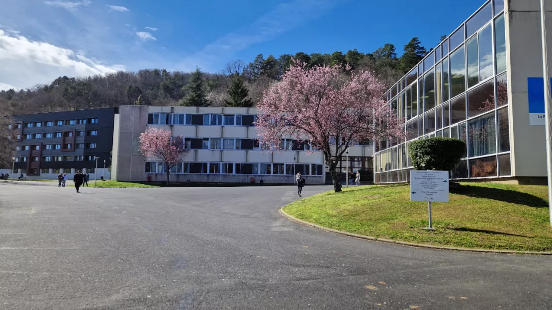 Au lycée Valéry-Giscard-d’Estaing de Chamalières (63), les Terminales ont élu leur "César des lycéens"