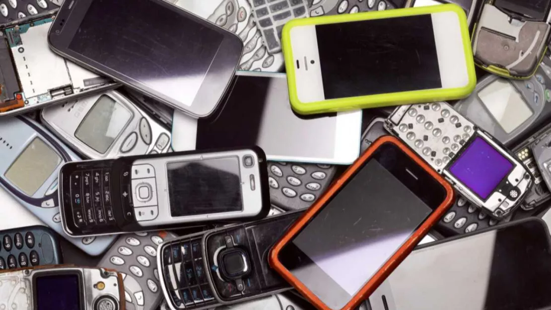 Une boîte à collecte dans les communes de l'Allier pour recycler les téléphones