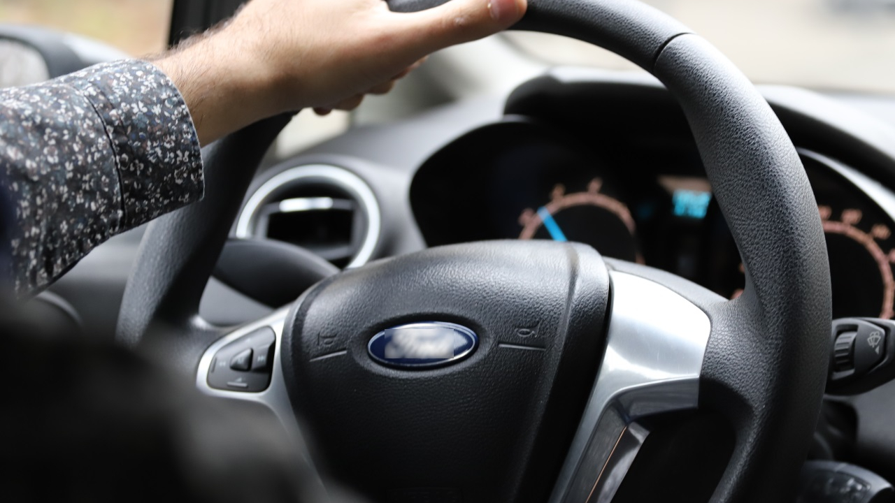 A vive allure dans les rues de Clermont-Ferrand, un chauffard ivre refuse de s'arrêter