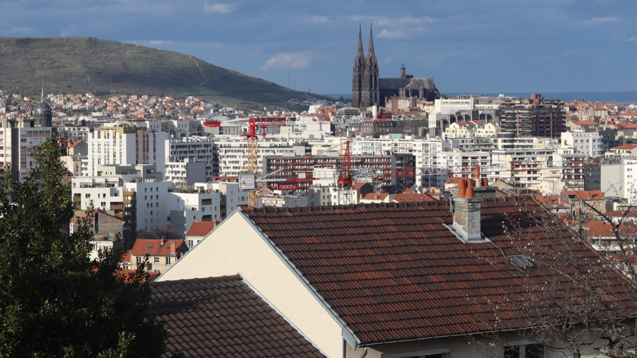 Allier / Puy-de-Dôme : jusqu'à 20.000 euros d'aide pour rénover les maisons fissurées