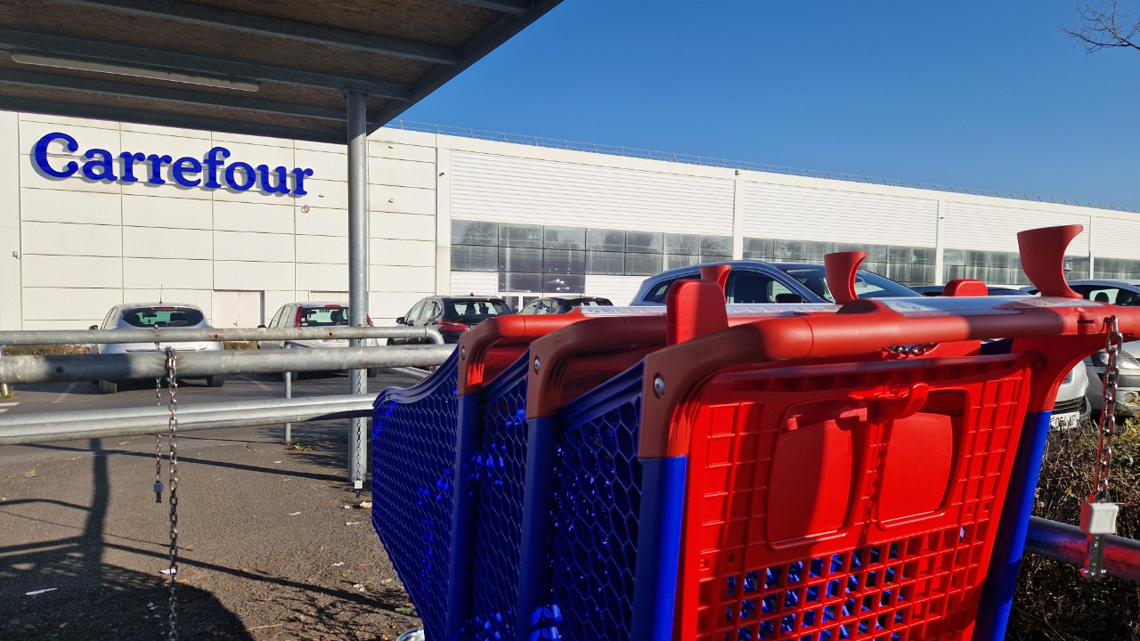 Au Carrefour de Riom (63), un salarié surpris en train de voler dans l'hypermarché