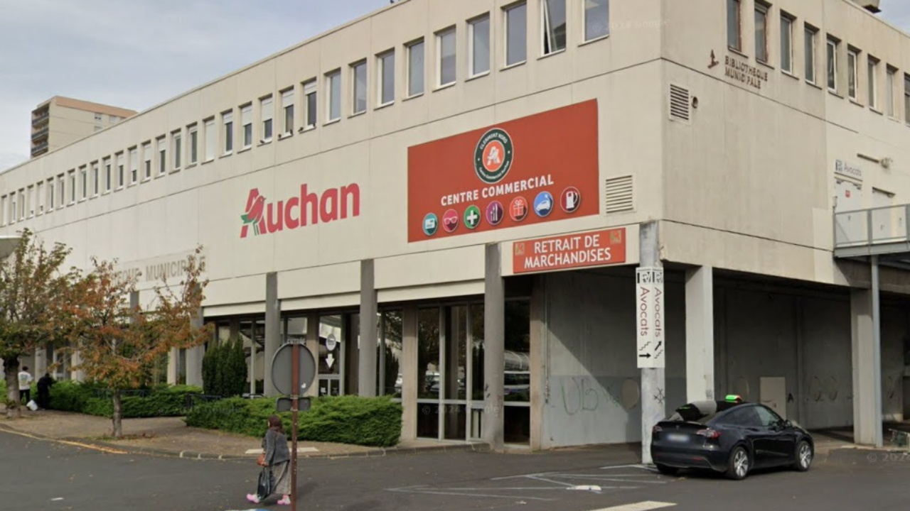 Auchan ferme son hypermarch&eacute; Clermont Nord, le maire furieux
