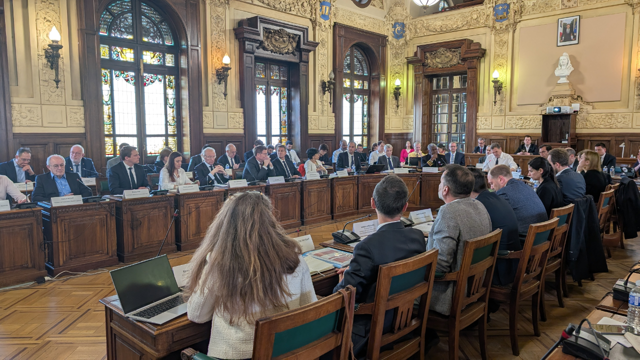 Billets à 19 euros, 2e locomotive... Les annonces du ministre des transports pour le train Clermont-Paris