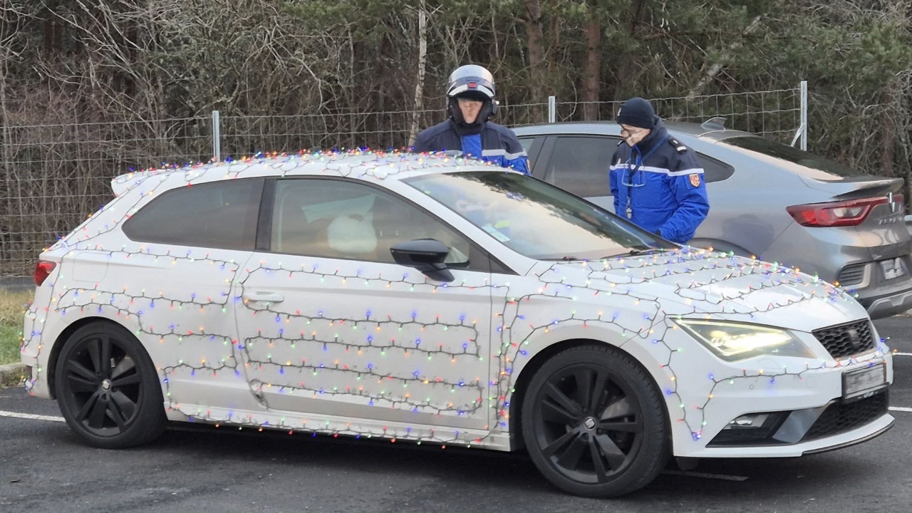 Cantal : une voiture enguirlandée flashée à 219km/h sur l'A75 Cantal : une voiture enguirlandée flashée à 219km/h sur l'A75
