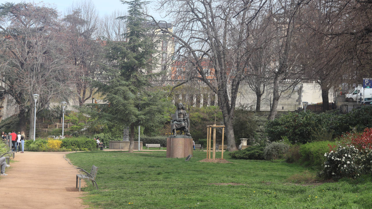 CARTE. Où trouver des points d'eau et les îlots de fraîcheur à Clermont-Ferrand ?