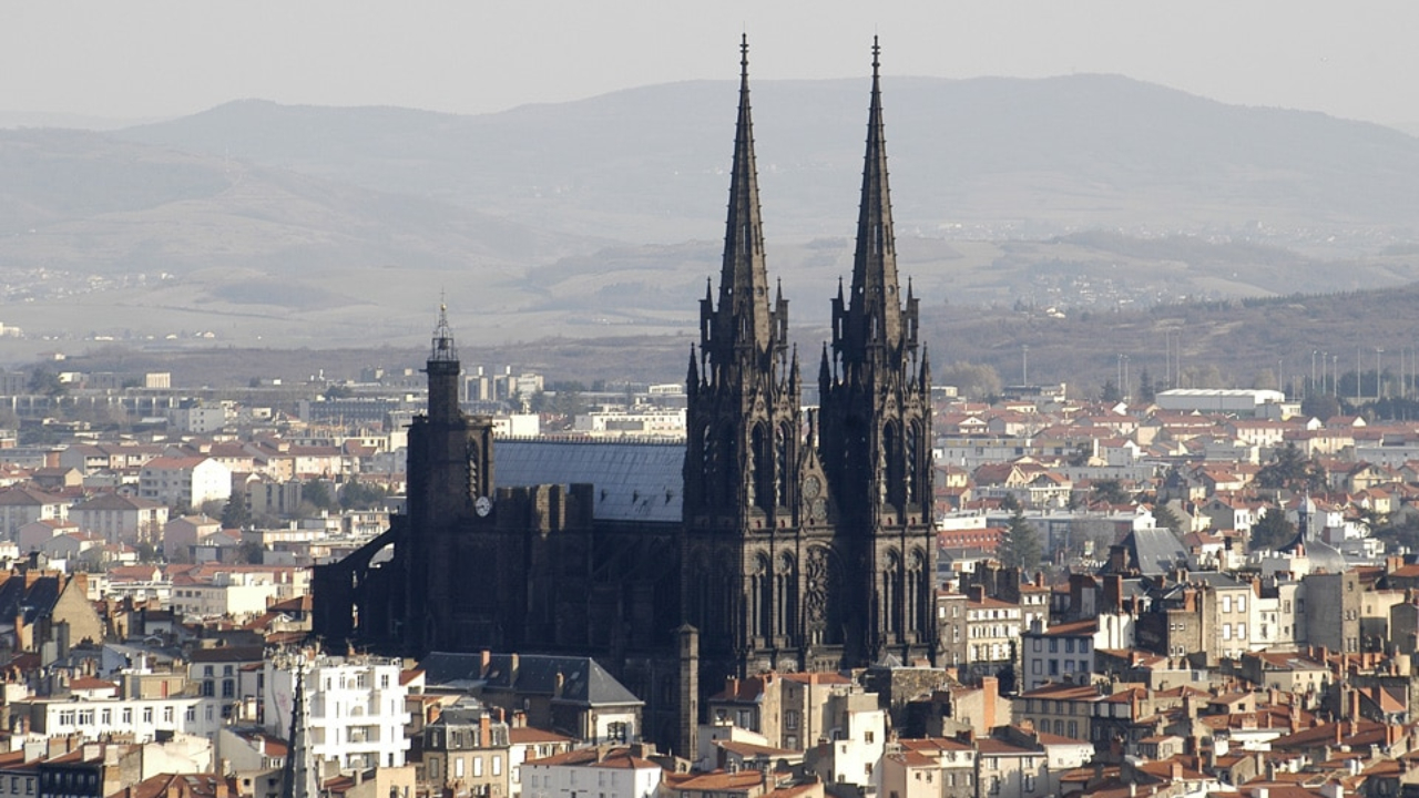 Clermont-Ferrand : De nouveaux travaux débutent pour la cathédrale Notre-Dame de l’Assomption Clermont-Ferrand : De nouveaux travaux débutent pour la cathédrale Notre-Dame de l’Assomption