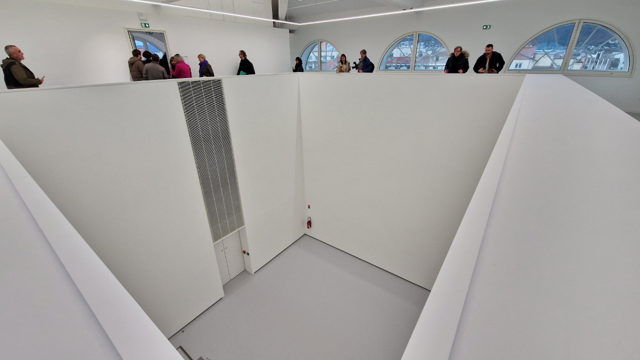 Clermont-Ferrand : la Halle aux blés se blanchit pour accueillir le FRAC Auvergne en 2025 Clermont-Ferrand : la Halle aux blés se blanchit pour accueillir le FRAC Auvergne en 2025