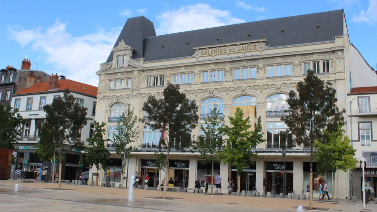 Clermont-Ferrand : La marque locale et éthique Youkan Recycled s’installe aux Galeries Lafayette Clermont-Ferrand : La marque locale et éthique Youkan Recycled s’installe aux Galeries Lafayette