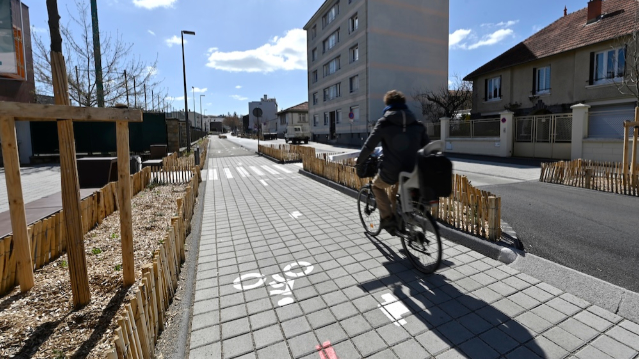 Clermont-Ferrand : les aménagements de la rue Poncillon inaugurés Clermont-Ferrand : les aménagements de la rue Poncillon inaugurés