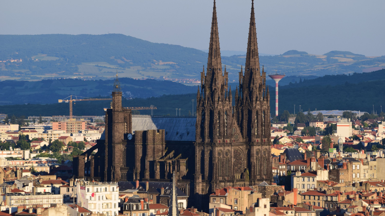 Clermont-Ferrand : un couple arrêté pour avoir volé dans le tronc de la cathédrale Clermont-Ferrand : un couple arrêté pour avoir volé dans le tronc de la cathédrale