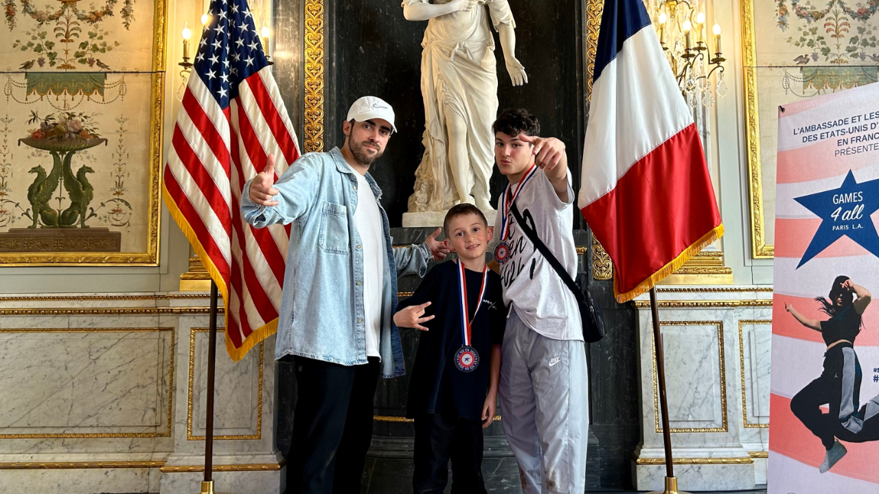 Des jeunes breakdanceurs clermontois à l'ambassade des Etats-Unis à Paris Des jeunes breakdanceurs clermontois à l'ambassade des Etats-Unis à Paris