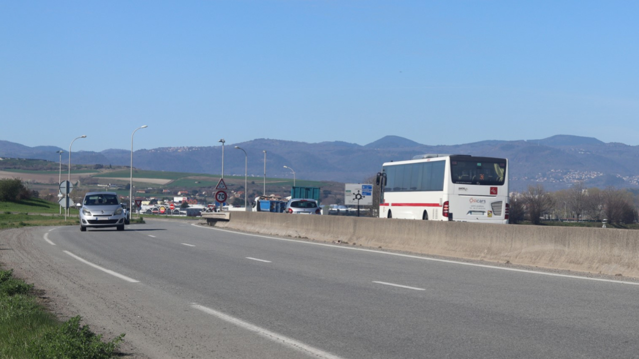 Entre Pont-du-Château et Lempdes, la ligne 36 de bus et les covoiturages auront bientôt une voie dédiée sur la D2089 Entre Pont-du-Château et Lempdes, la ligne 36 de bus et les covoiturages auront bientôt une voie dédiée sur la D2089