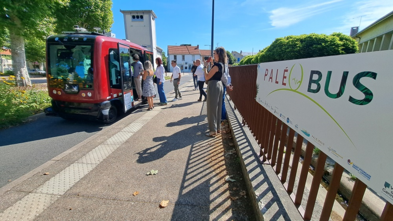 La navette autonome Paléobus inaugurée, il faudra encore attendre avant de la prendre
