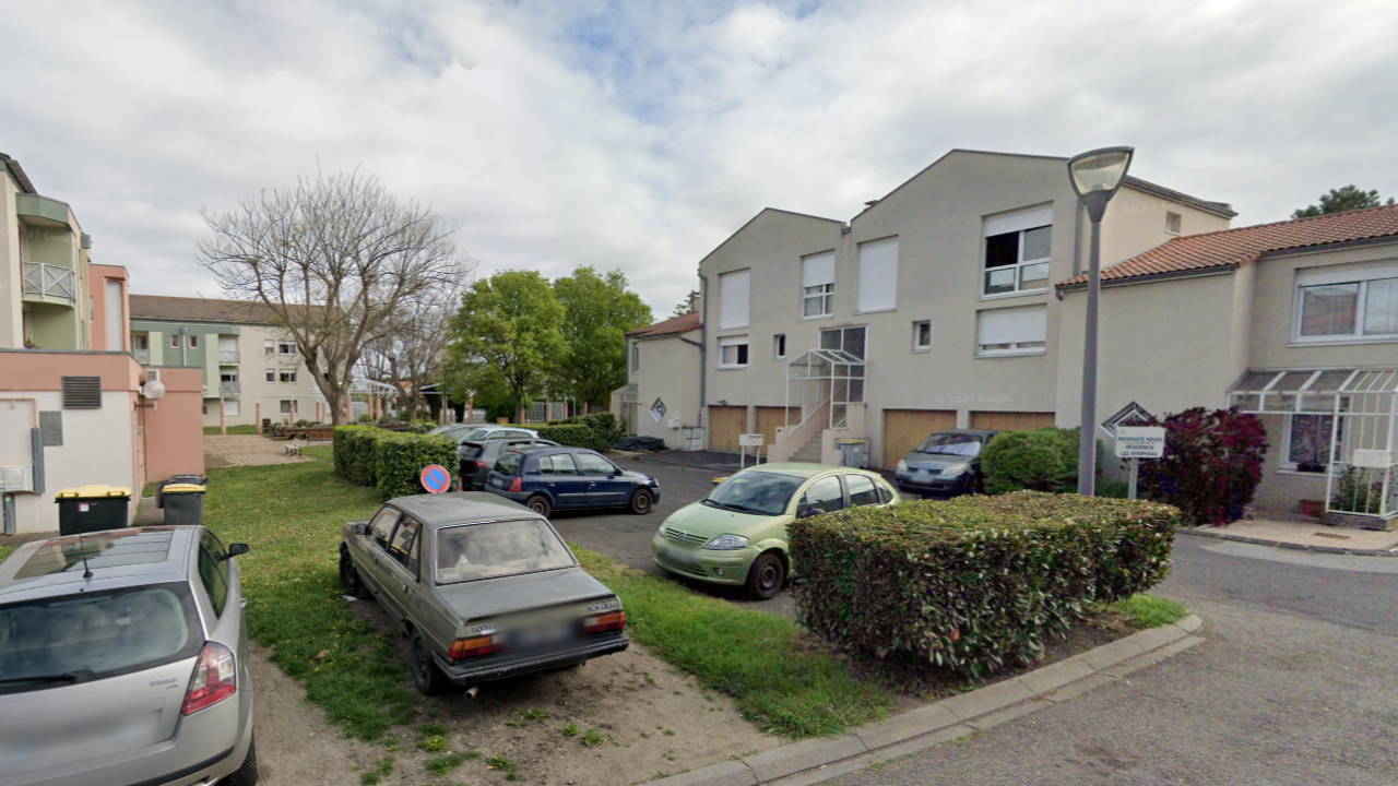 Lempdes (63) : un feu de toiture provoque l'incendie de deux maisons mitoyennes Lempdes (63) : un feu de toiture provoque l'incendie de deux maisons mitoyennes