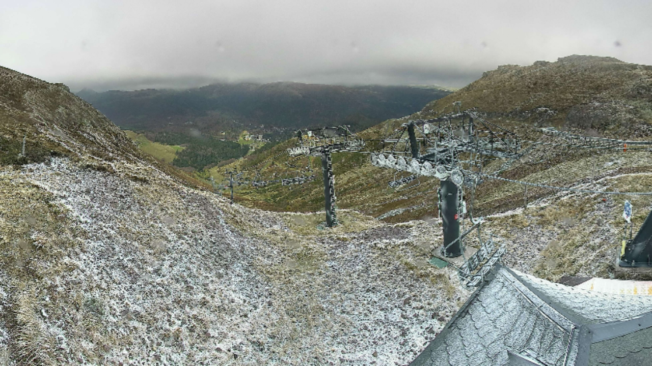 Neige : les premiers flocons sont apparus sur les sommets de l'Auvergne !