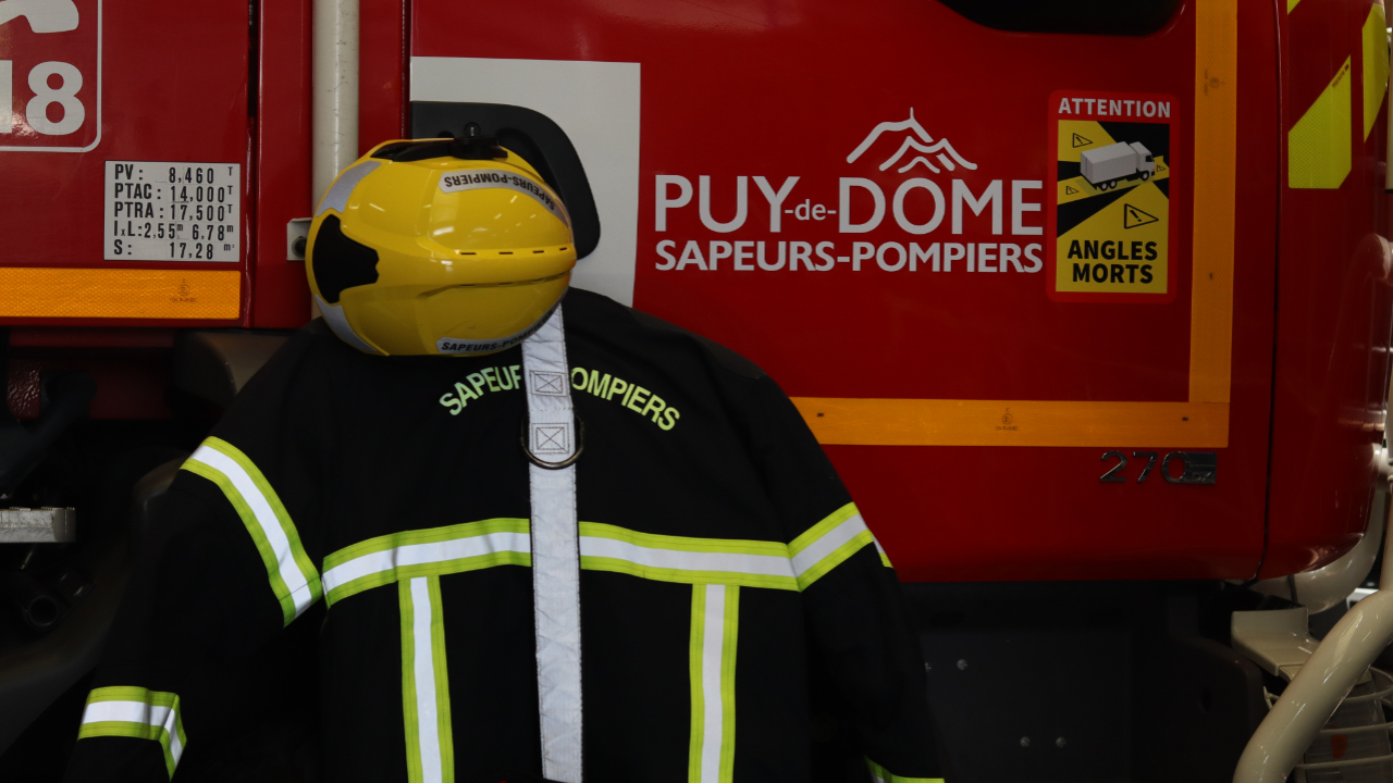 Puy-de-Dôme : deux bâtiments agricoles partent en feu dans le Livradois-Forez