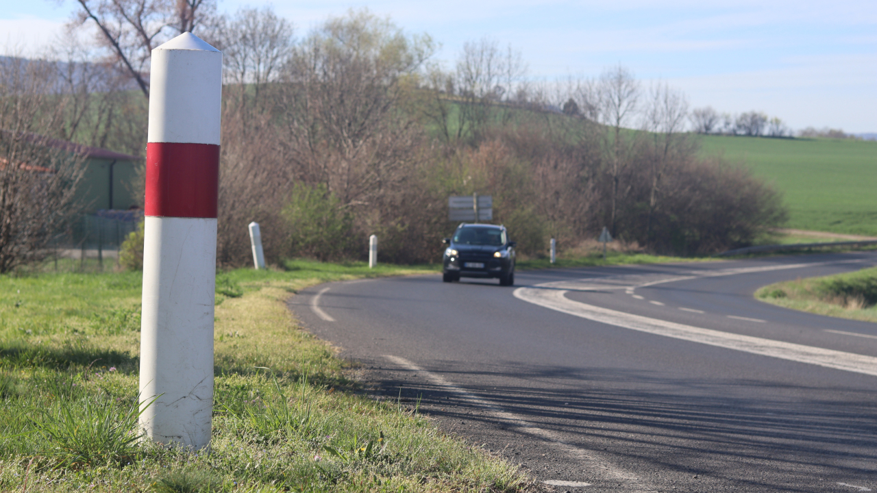 Puy-de-Dôme : deux morts et un blessé grave dans un crash routier près de Volvic