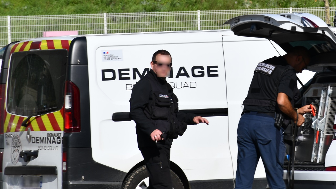 Puy-de-Dôme : un agriculteur découvre une grenade datant de la Seconde Guerre mondiale