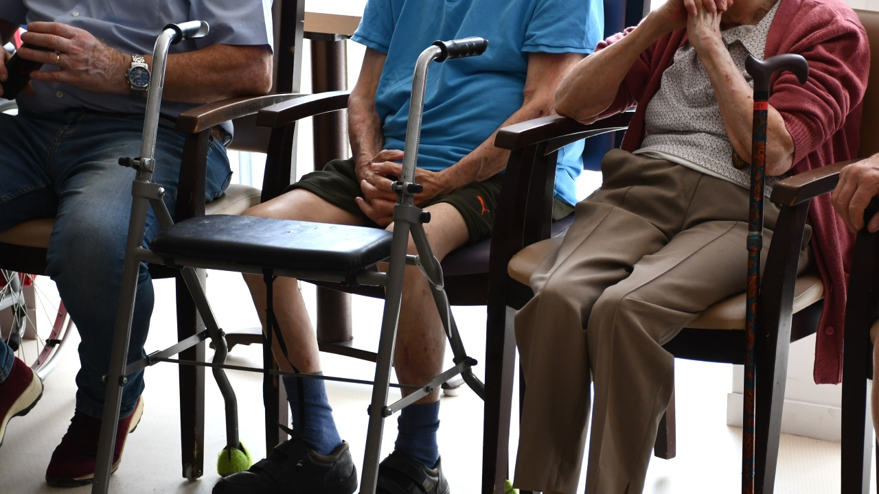 Puy-de-Dôme : une infirmière dérobe deux chéquiers dans un Ehpad et se fait interpeller