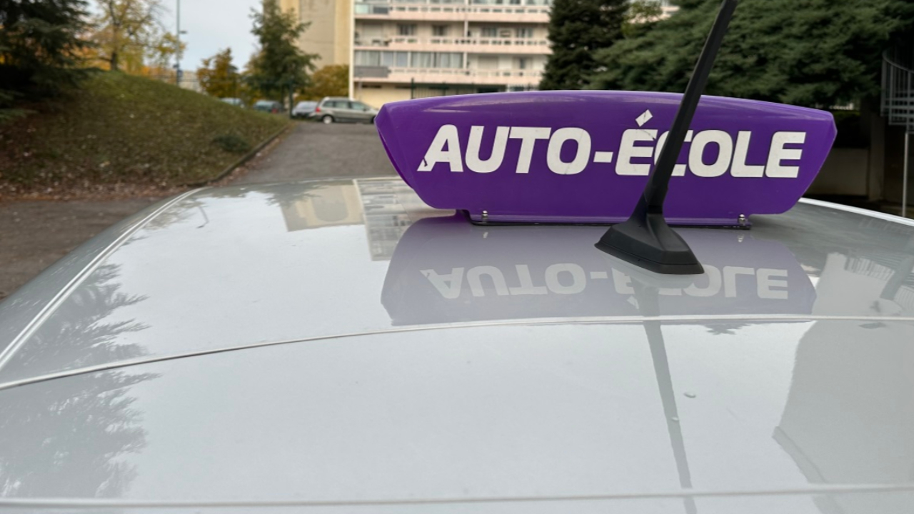 Riom : un petit garçon renversé par une voiture d’auto-école Riom : un petit garçon renversé par une voiture d’auto-école