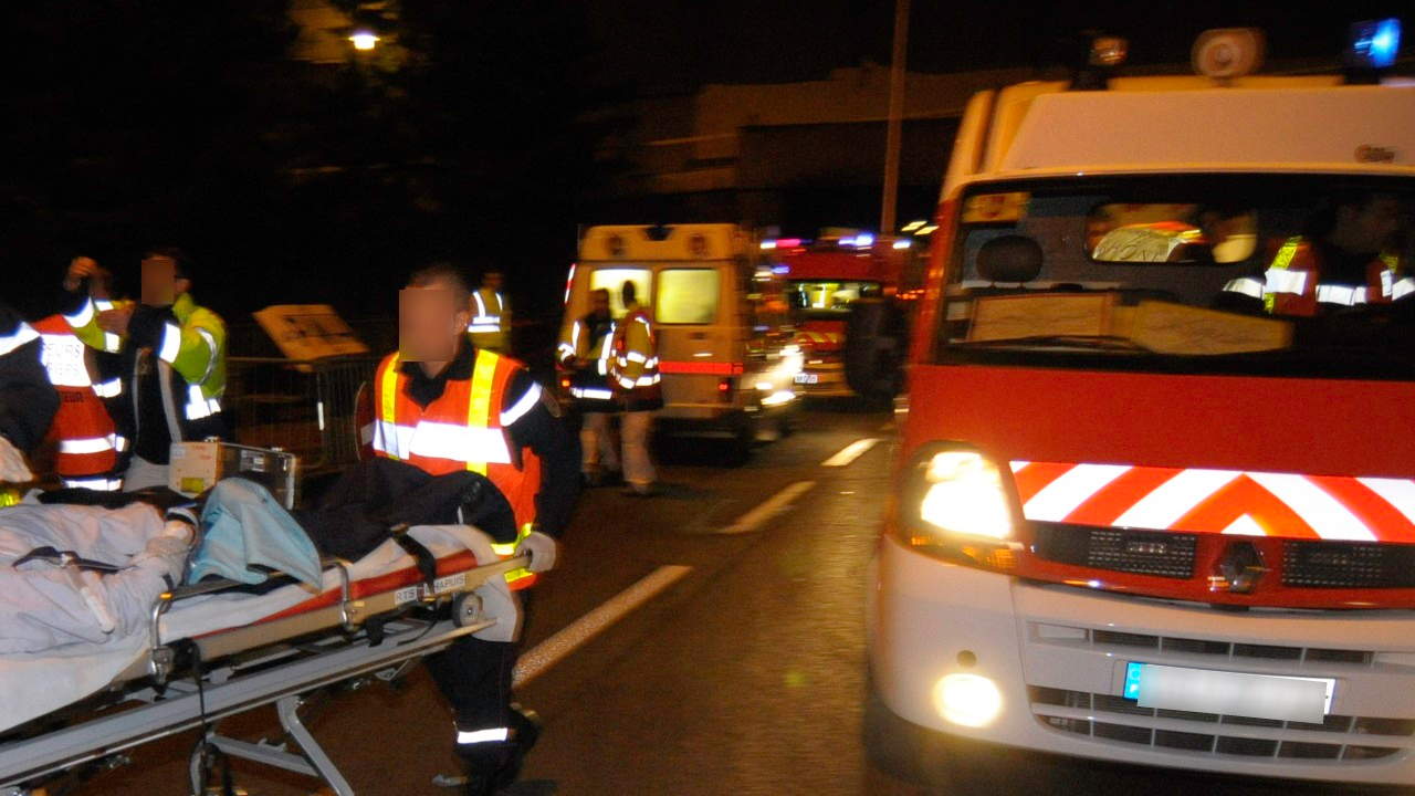 Terrible bilan après un accident de la route près de Clermont-Ferrand : 1 mort et 2 blessés graves Terrible bilan après un accident de la route près de Clermont-Ferrand : 1 mort et 2 blessés graves