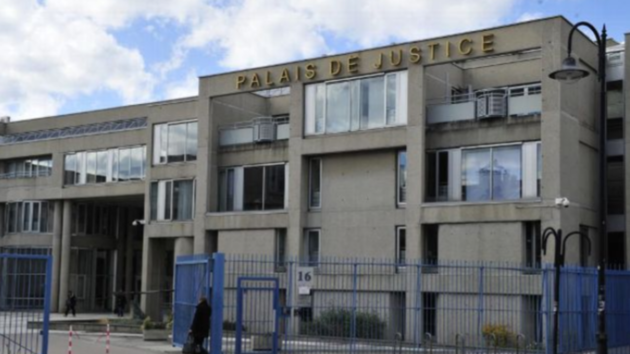 Un Puydômois condamné pour s'être masturbé à côté d'adolescentes dans un bus Un Puydômois condamné pour s'être masturbé à côté d'adolescentes dans un bus
