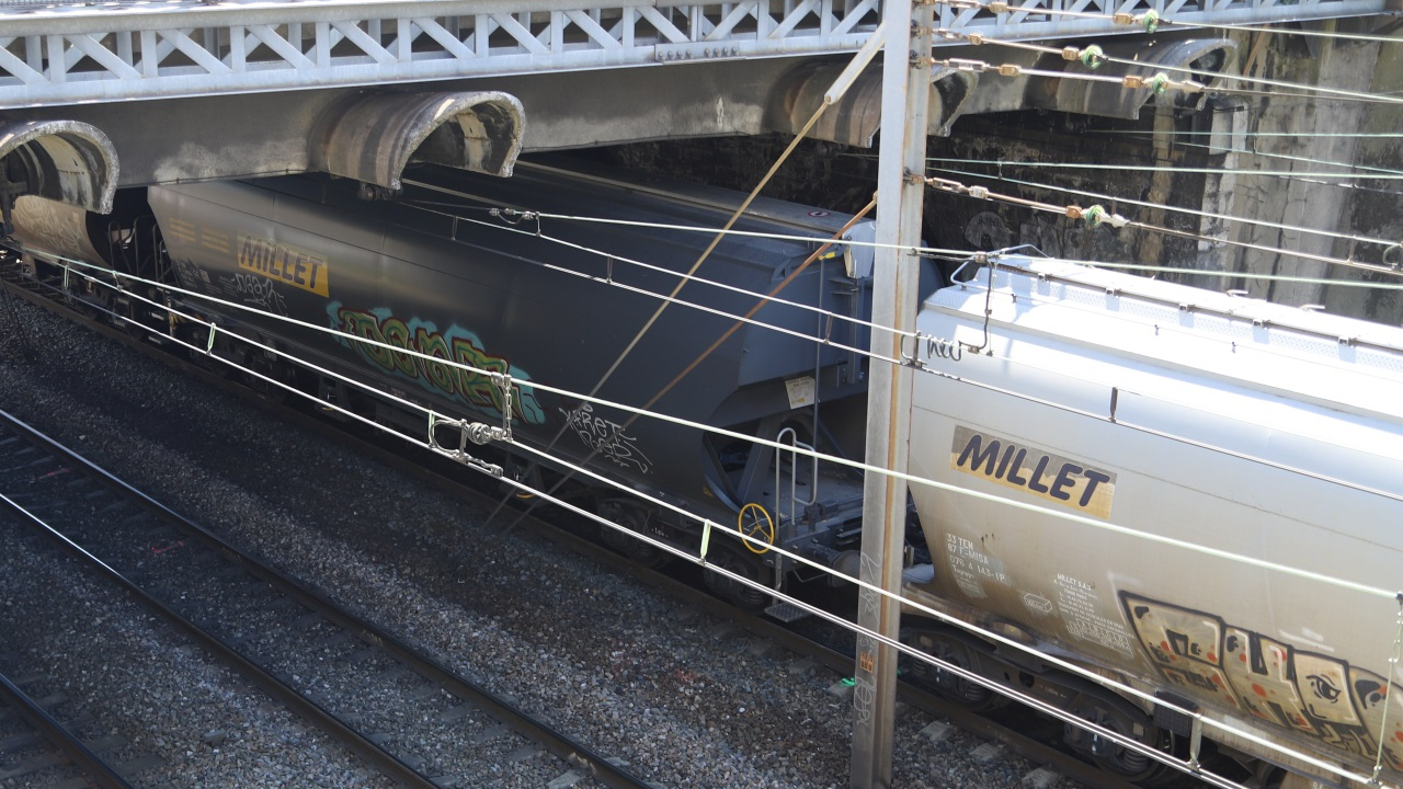 Un train et un véhicule entrent en collision dans le Puy-de-Dôme, la circulation interrompue plusieurs heures