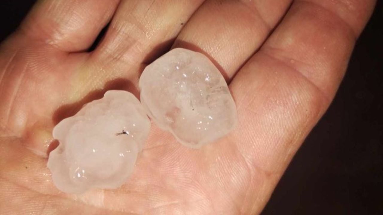 VIDÉOS. "Un énorme orage" de grêle s'est abattu sur Clermont-Ferrand cette nuit VIDÉOS. "Un énorme orage" de grêle s'est abattu sur Clermont-Ferrand cette nuit