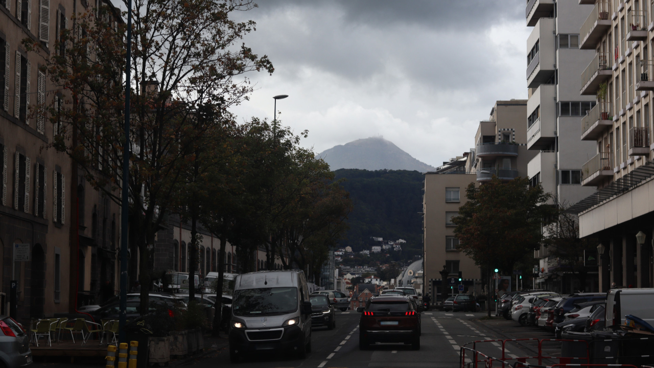 Vigilance orange aux vents jusqu'à ce soir, les trains à l'arrêt en Auvergne Vigilance orange aux vents jusqu'à ce soir, les trains à l'arrêt en Auvergne