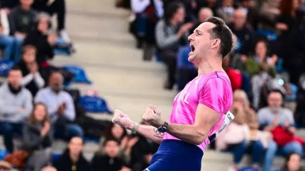 Avec un saut à 5,82 m, Renaud Lavillenie remplit les minimas pour les Mondiaux
